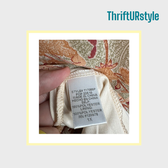 Entro‎ Women's 1X long sleeve Boho floral top, V-neck, Ruffle details - Picture 8 of 9